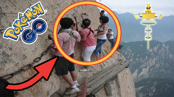 Players Looking for Pokémon on Mount Hua